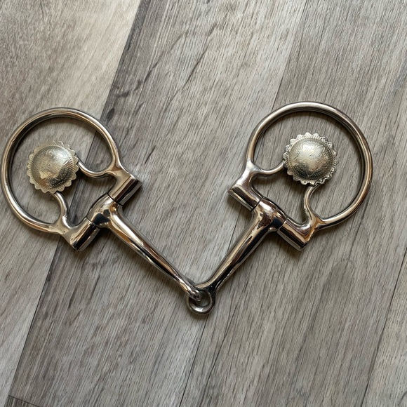 ⚡️CONCHO SNAFFLE BIT AND RAWHIDE BOSAL BUNDLE⚡️ - Picture 3 of 5